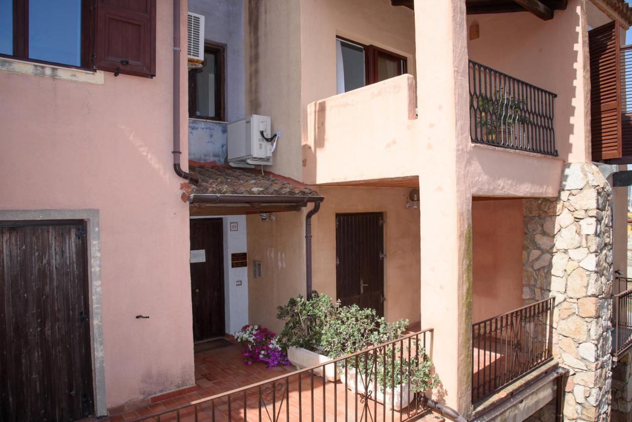 Ferienwohnung Loft Lungomare Àrbatax Exterior foto